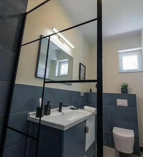 Fabrica 11 Apartman *